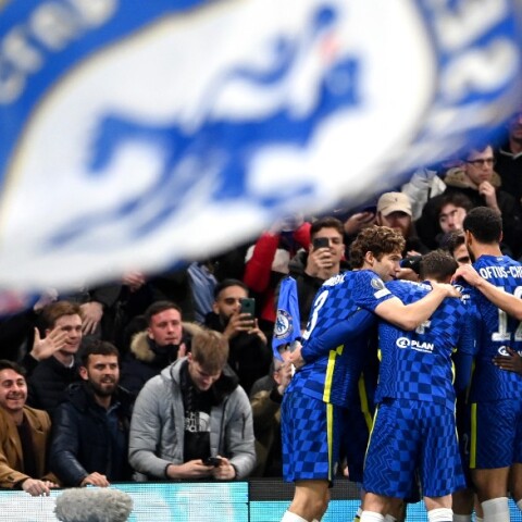 Οι παίκτες της Τσέλσι πανηγυρίζουν τη νίκη κόντρα στη Λιλ