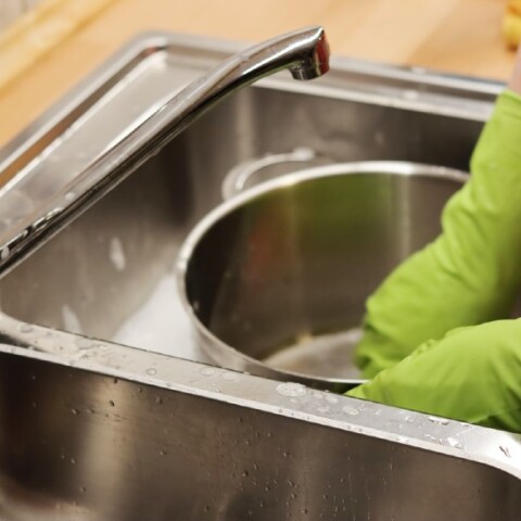 Πλύσιμο πιάτων 