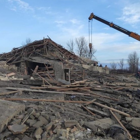 Πόλεμος στην Ουκρανία: Συντρίμμια ουκρανικού φυλακίου που βομβαρδίστηκε από τις ρωσικές δυνάμεις - 