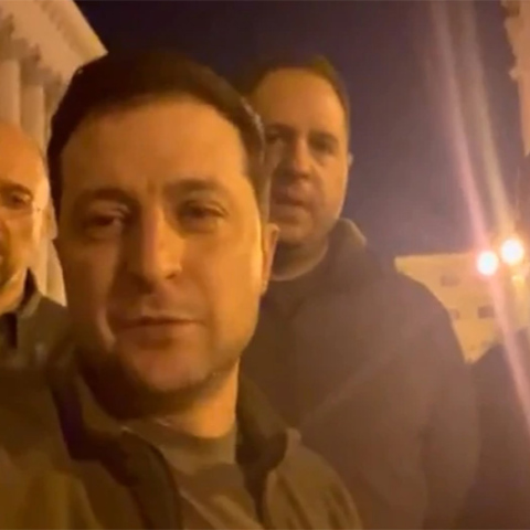 Ο Ζελένκσι είναι στο Κίεβο και στέλνει μήνυμα