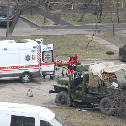 Ουκρανία: Εκρήξεις, πυρά και μάχες στο Κίεβο – Στα καταφύγια οι πολίτες