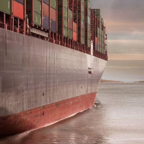 H Γαλλία μπλόκαρε πλοίο ρωσικής σημαίας στη Μάγχη