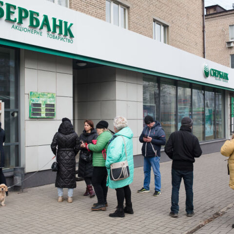 Ρωσία: Η κεντρική τράπεζα καλεί σε ηρεμία