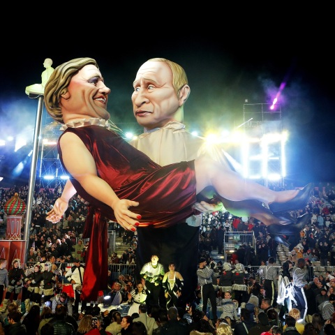 Ομοιώματα του Βλαντιμίρ Πούτιν και του Ζεράρ Ντεπαρτιέ στο καρναβάλι της Νίκαιας