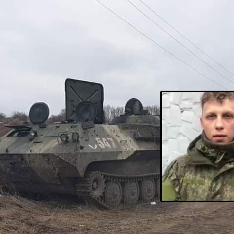 Κατεστραμμένο ρωσικό τανκ στην Ουκρανία - Ένθετη: Ένας από τους αιχμαλώτους, ο οποίος έγινε ανταλλαγή