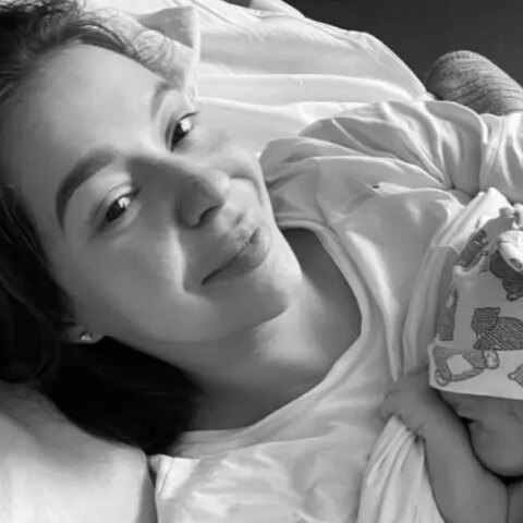 Η σύζυγος του Εβγέν Σάκχοφ με το μωρό που γέννησε σε καταφύγιο στο Κίεβο