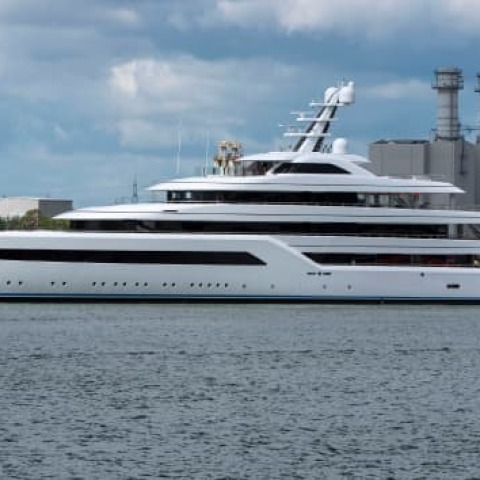 Ρώσοι δισεκατομμυριούχοι μεταφέρουν τα σούπερ γιοτ τους στις Μαλδίβες, καθώς οι κυρώσεις αυστηροποιούνται	