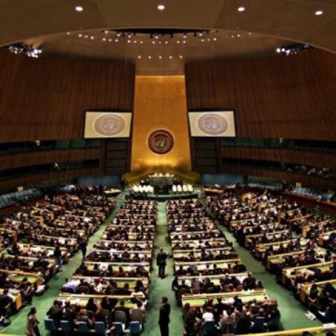 ΟΗΕ: Η Γενική Συνέλευση του ΟΗΕ «απαιτεί» με συντριπτική πλειοψηφία από τη Ρωσία να τερματίσει τον πόλεμο στην Ουκρανία (ψήφισμα)