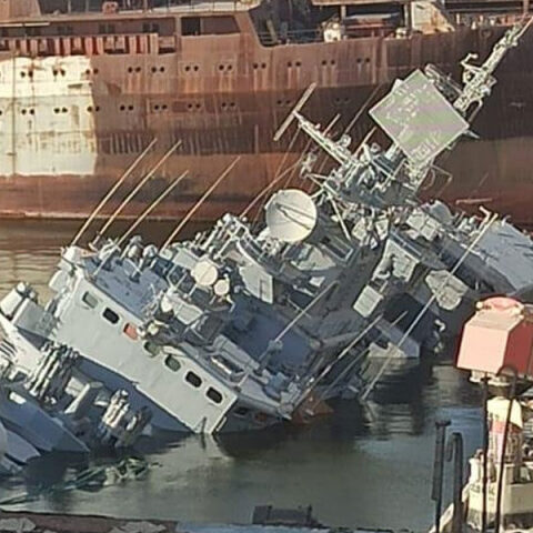 Η Ουκρανία βύθισε τη ναυαρχίδα του Πολεμικού Ναυτικού της για να μην πέσει στα χέρια της Ρωσίας