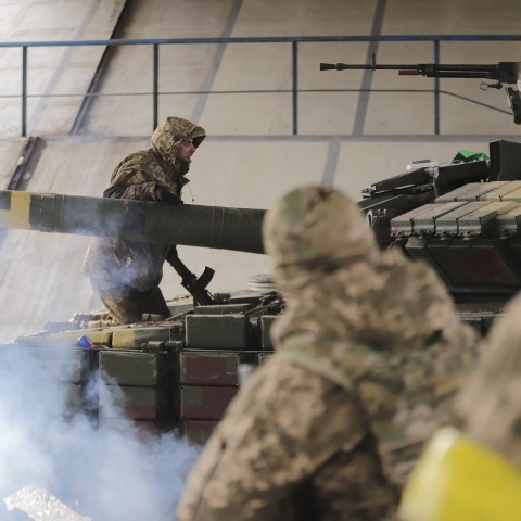 Ρωσο-Ουκρανικός πόλεμος: Ανελέητες επιθέσεις στη Μαριούπολη, σφίγγει ο ρωσικός κλοιός στο Κίεβο – Δημιουργία ανθρωπιστικών διαδρόμων ζητούν οι αρχές.