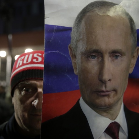 Πόλεμος Ρωσία – Ουκρανία: Ο πρωθυπουργός της Βρετανίας Μπόρις Τζόνσον διακρίνει ομοιότητες ανέμσα στον Βλαντίμιρ Πούτιν και τον πρώην σέρβο ηγέτη, Σλόμπονταν Μιλόσεβιτς.