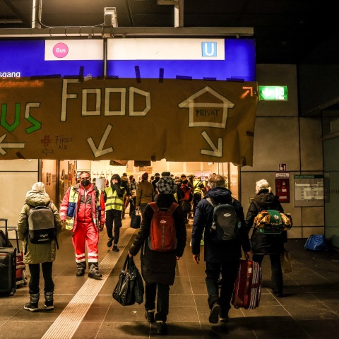 Ρωσο-ουκρανικός πόλεμος: Συνεχίζονται οι αφίξεις προσφύγων από την Ουκρανία στη χώρα μας – Η ανακοίνωση του υπουργείου Προστασίας του Πολίτη.