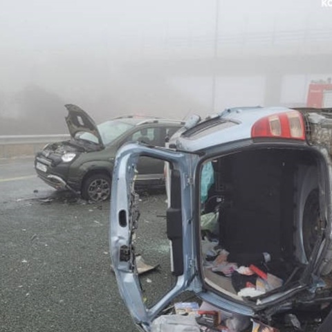 Καραμπόλα στην Εγνατία Οδό - Ζημιές σε οχήματα που έχουν πέσει με το πλάι