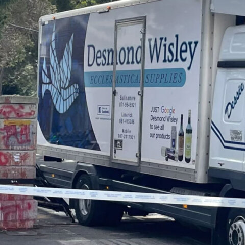 Το φορτηγό στο Δουβλίνο που «καρφώθηκε» στη ρωσική πρεσβεία