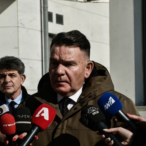 Ο συνήγορος του Δημήτρη Λιγνάδη, Αλέξης Κούγιας, κάνει δηλώσεις στις τηλεοπτικές κάμερες