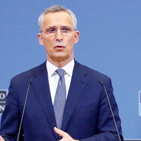 Η Ουκρανία έχει επανειλημμένως ζητήσει από τη συμμαχία να εφαρμόσει μια ζώνη απαγόρευσης πτήσεων πάνω από τη χώρα, ωστόσο το ΝΑΤΟ αρνήθηκε να το πράξει σε μια προσπάθεια αποφυγής κλιμάκωσης της σύγκρουσης.