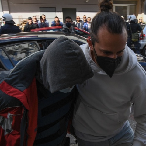 Ανδραβίδα - φονικό: Ο 60χρονος καθ' ομολογία δράστης οδηγείται στον εισαγγελέα