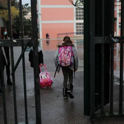 Το 30% από τα νέα κρούσματα κορωνοϊού σε παιδιά ηλικίας 4-18 ετών την εβδομάδα 28.02 με 06.03