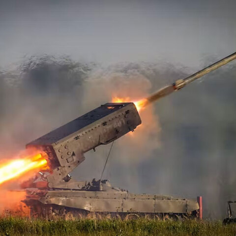 Το ρωσικό οπλικό σύστημα TOS-1A που εκτοξεύει θερμοβαρικούς πυραύλους