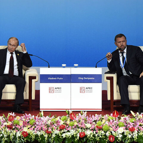 Το Παγκόσμιο Οικονομικό Φόρουμ "παγώνει" τις σχέσεις του με τη Ρωσία