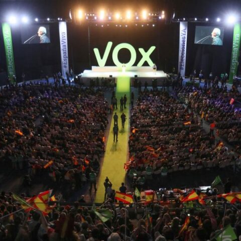 Ισπανία: Η ακροδεξιά μπαίνει για πρώτη φορά, μετά από 40 χρόνια, σε περιφερειακή κυβέρνηση