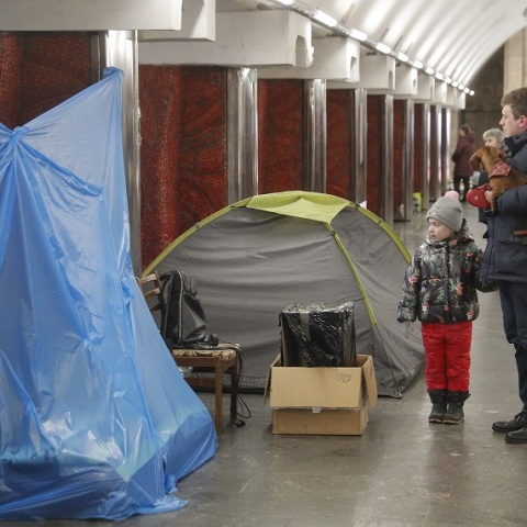 Ουκρανία: Κραυγή αγωνίας της προέδρου των Ελλήνων από καταφύγιο στη Μαριούπολη