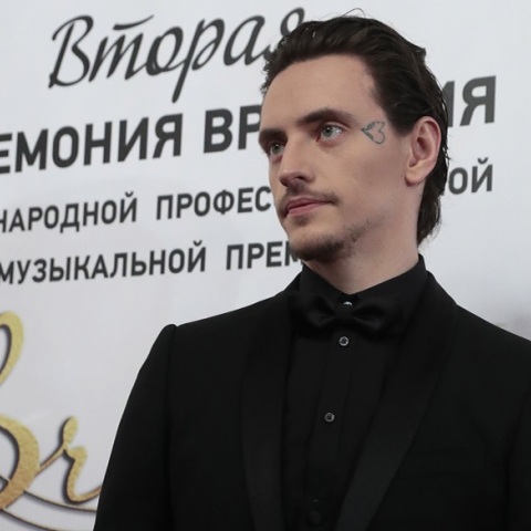 Ιταλία: O Ουκρανός χορευτής Σεργκέι Πολούνιν, που είχε κάνει τατουάζ με το πρόσωπο του Πούτιν στο στήθος, δεν θα χορέψει στο Μιλάνο	