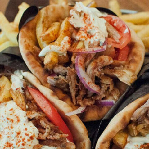 Το σουβλάκι ακριβαίνει συνεχώς, με την τιμή του να προσεγγίζει τα 4 ευρώ