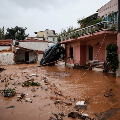 Φονική πλημμύρα στη Μάνδρα