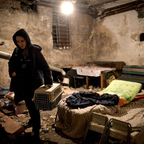 Για μια ακόμη νύχτα οι άμαχοι σε καταφύγια στο Κίεβο