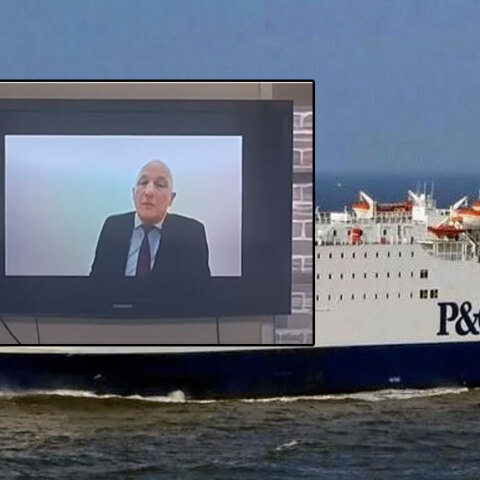 Στέλεχος της εταιρείας φέρι μποτ P&O Ferries ανακοινώνει μέσω zoom τις μαζικές απολύσεις