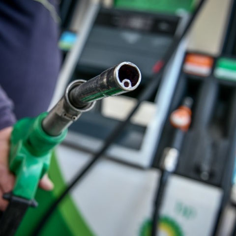 Μέτρα στήριξης απέναντι στην ακρίβεια: Live η εξειδίκευση από τους υπουργούς