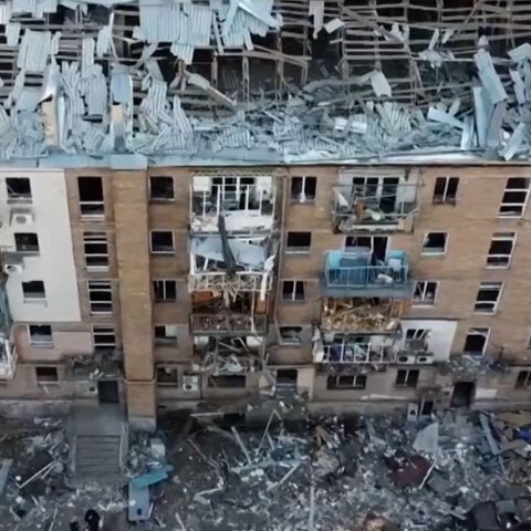 Βομβαρδισμένο κτίριο στο Κίεβο