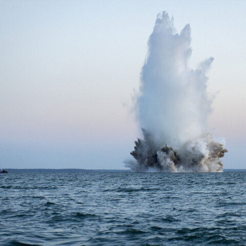 Έκρηξη νάρκης στη θάλασσα