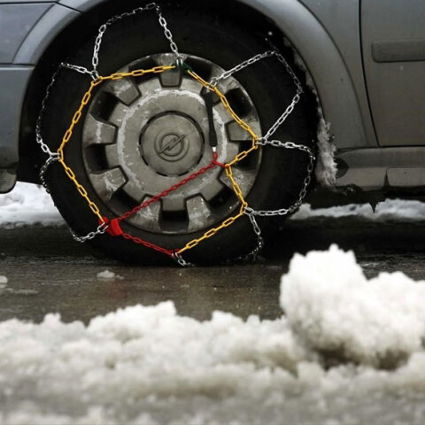 Αντιολισθητικές αλυσίδες στα χιόνια