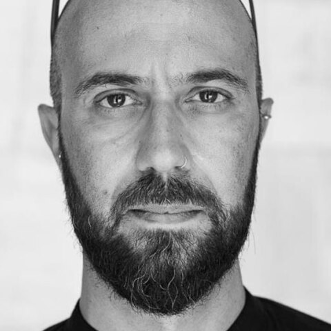 Ο ποιητής Δημήτρης Αθηνάκης