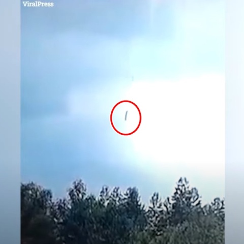 Boeing 737: Η στιγμή της πτώσης του αεροσκάφους στην Κίνα