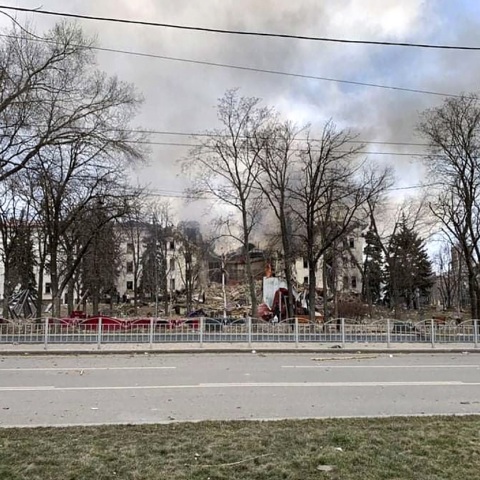 Βομβαρδισμένο κτίριο στη Μαριούπολη - Πόλεμος στην Ουκρανία