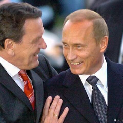 Στη λίστα κυρώσεων και ο “ολιγάρχης” Σρέντερ;