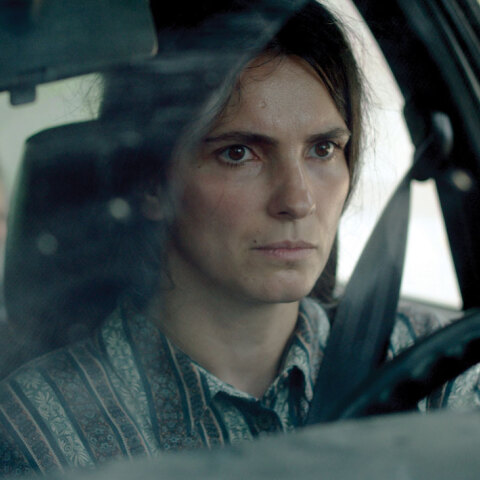 Η Αουρίτα Αγκούσι στην ταινία «Η βασίλισσα της κυψέλης»