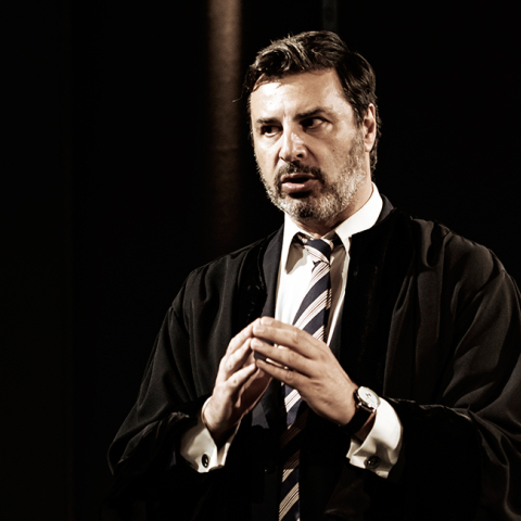 Ο Βασίλης Παλαιολόγος στο «Terror Reloaded» στο θέατρο Αθηνών