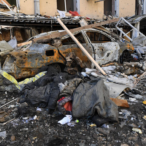 Βομβαρδισμένο αυτοκίνητο στο Χάρκοβο στην Ανατολική Ουκρανία