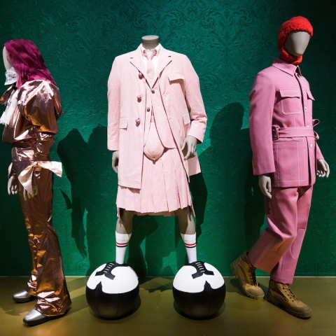 Fashioning Masculinities: The Art of Menswear. Μια έκθεση στο Victoria & Albert για την ιστορία, την τέχνη και την εξέλιξη του ανδρικού ρούχου. 