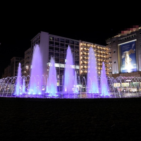 25η Μαρτίου 2022: Το σιντριβάνι φωτίστηκε με τα χρώματα της ελληνικής σημαίας για την Εθνική Επέτειο