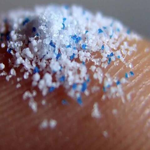 Έρευνα: Εντοπίστηκαν για πρώτη φορά πλαστικά μικροσωματίδια σε ανθρώπινο αίμα