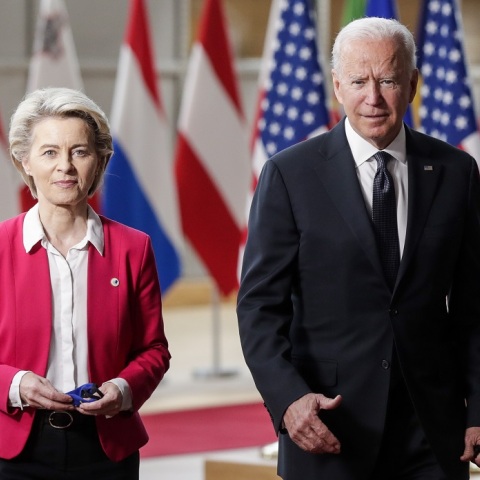 Έκλεισε το deal Κομισιόν – ΗΠΑ: Προμήθεια περισσότερου αμερικανικού LNG