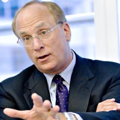 Η ρωσική εισβολή στην Ουκρανία αναθεωρεί την παγκόσμια τάξη πραγμάτων, όπως την ξέραμε από το Δεύτερο Δεύτερο Παγκόσμιο Πόλεμο, δήλωσε ο Λάρι Φινκ, διευθύνων σύμβουλος και πρόεδρος της BlackRock, του μεγαλύτερου στον κόσμο διαχειριστή ενεργητικού.   «Η ρω