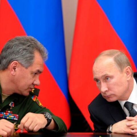 Βλαντίμιρ Πούτιν και Σεργκέι Σοιγκού © EPA/PETER KLAUNZER 