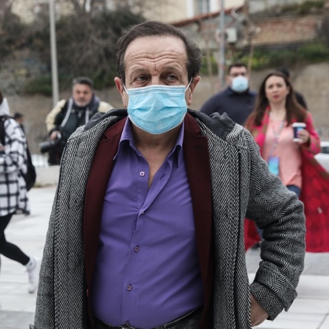 Δίκη Φιλιππίδη: Ενταση ανάμεσα στον γιο του και τον Σπύρο Μπιμπίλα στο δικαστήριο