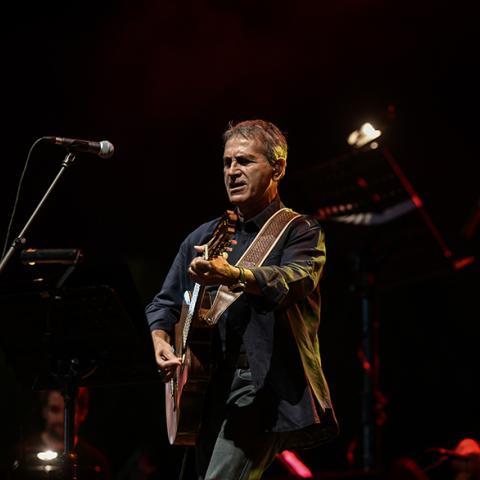 Γιώργος Νταλάρας